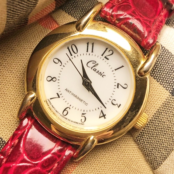 Vintage Classic Brand Antimagnetic Wrist Watch - Picture 7 of 9